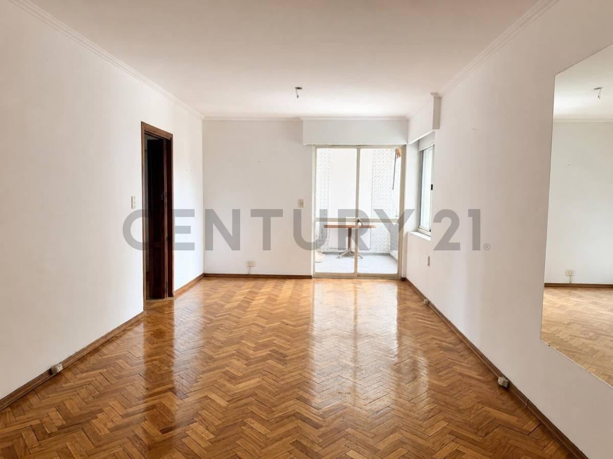 Foto de Venta Depto 3 Ambientes en Piso Alto c/ Dependencia, Cochera y Vistas, imagen 2