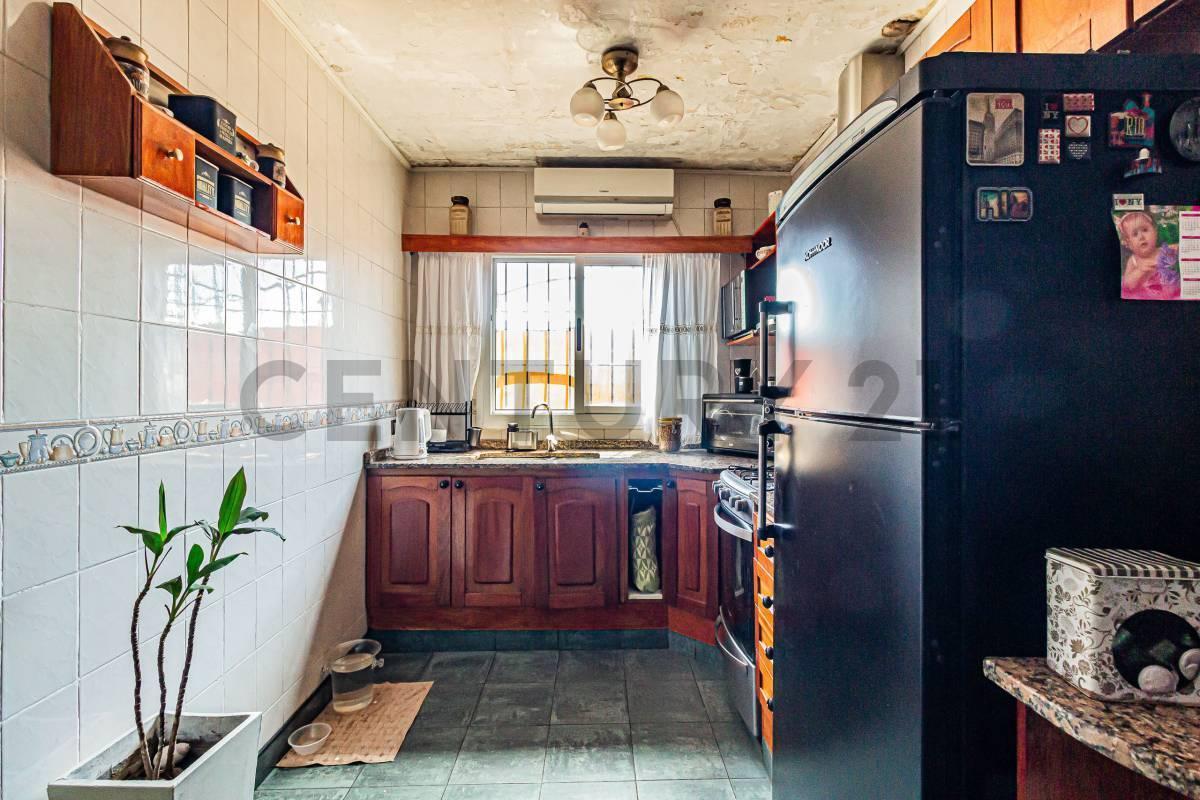 Foto de PH 3 AMBIENTES EN VENTA EN VILLA DOMINICO CON TERRAZA SIN EXPENSAS, imagen 1