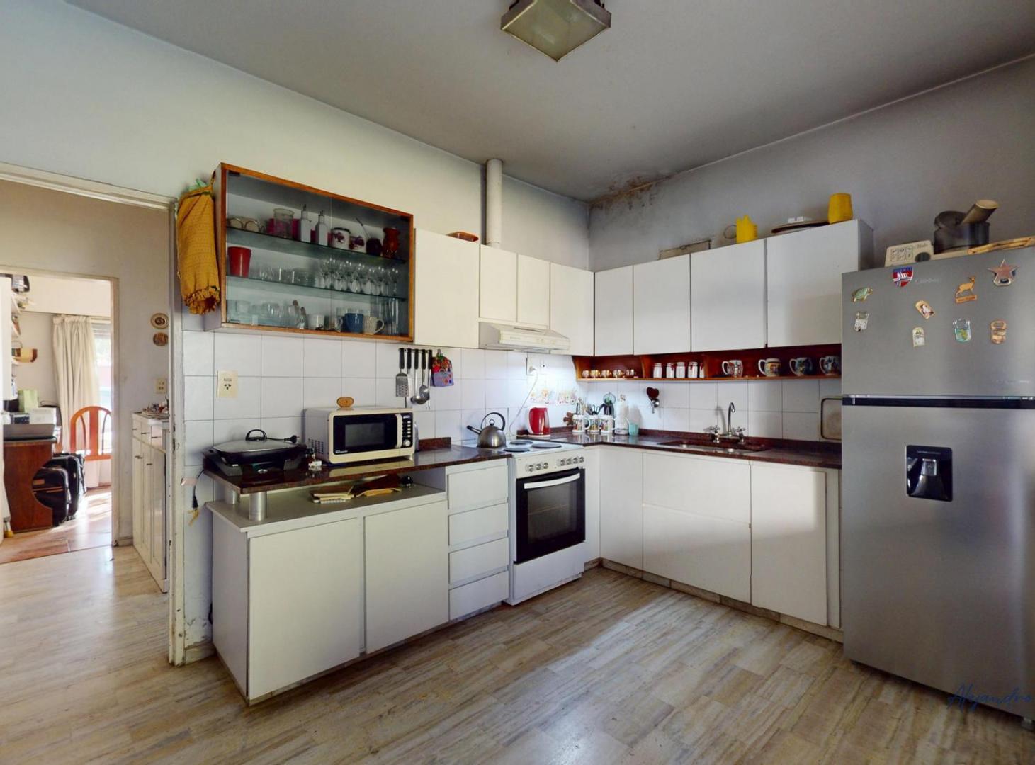 Foto de Casa en venta 3 ambientes en villa martelli con parque y cochera, imagen 4
