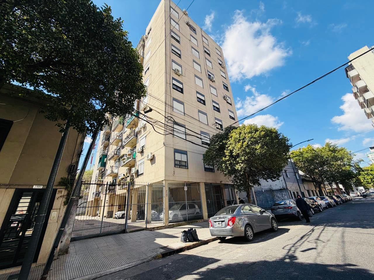 Foto de BALVANERA - DEPARTAMENTO DE 3 AMBIENTES CON BALCON Y COCINA, imagen 2
