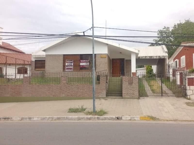 Saldan Casa 3 dor 2 baños terreno 600m2 cub 210 m2