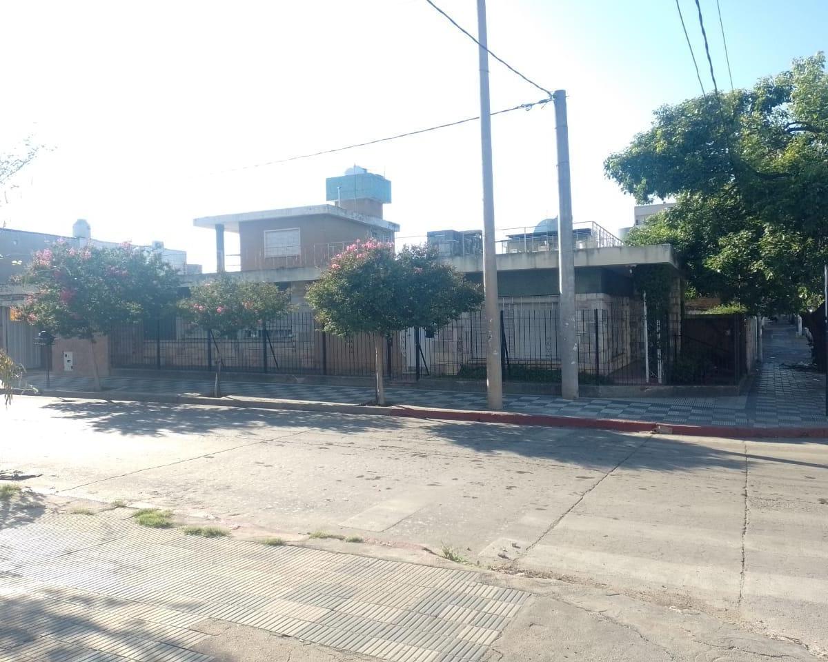 Venta Terreno 550 ms2 casa 229 ms2 - Av Patria 1196,