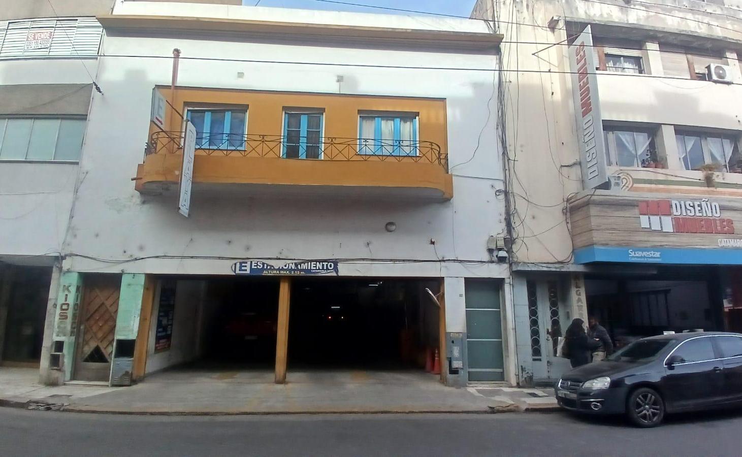 Catamarca 62 galpon playa est.  dpto P.A. 4 hab.2 bños tza