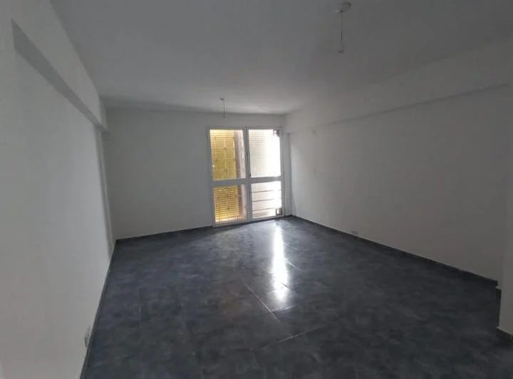 DEPTO DE 2 DORMITORIOS A 1 CUADRA DE LA PLAZA 1