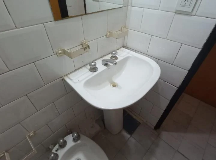 DEPTO MONOAMBIENTE A CUADRAS DEL HOSPITAL DE CLINICAS 3