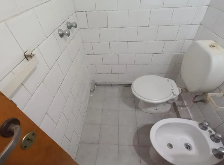 DEPTO MONOAMBIENTE A CUADRAS DEL HOSPITAL DE CLINICAS 4