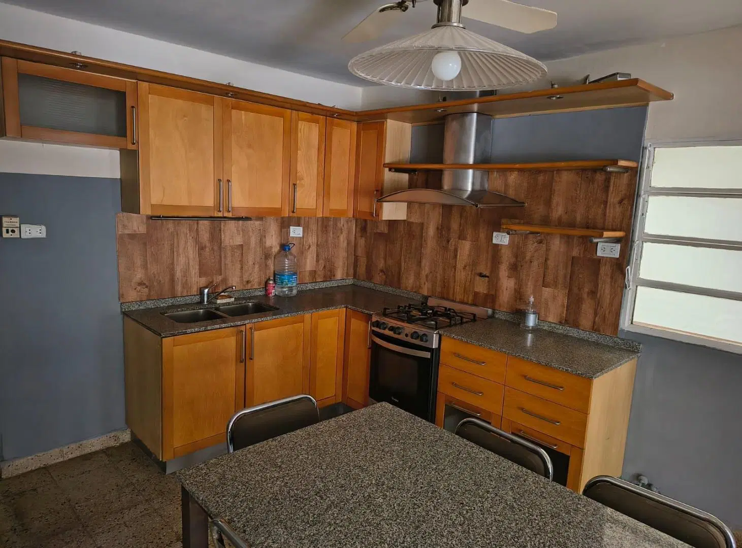 Pque San Vicente hermosa casa de 3 dor , dep servicio patio cochera pileta 1