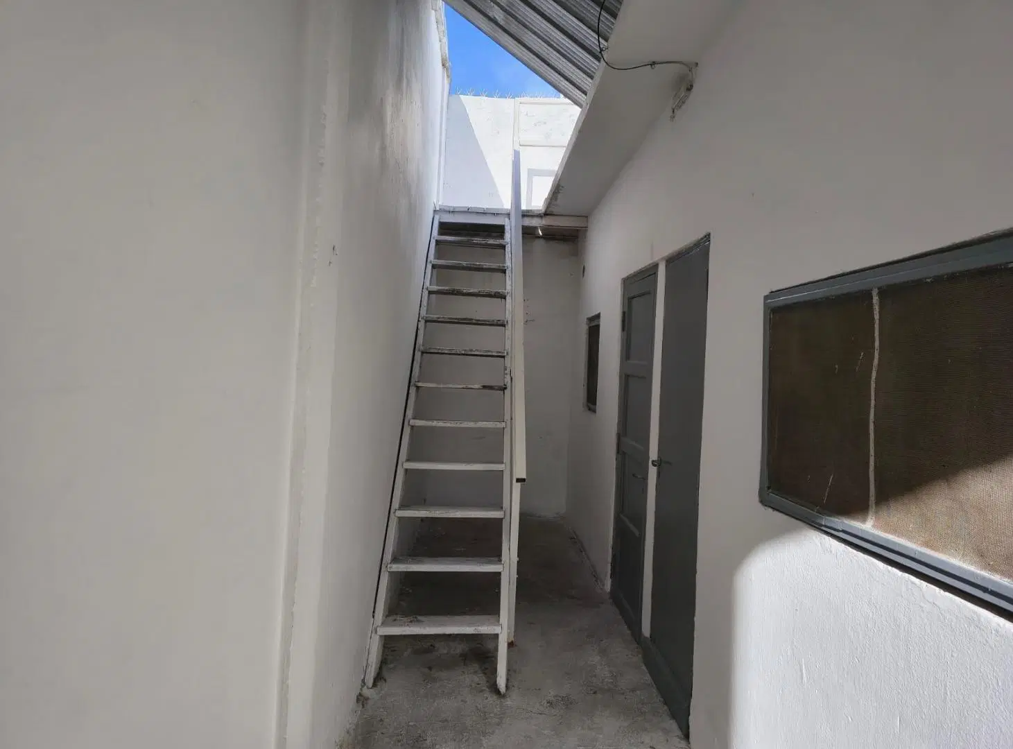 DEPTO INTERNO CERCANO A LA PLAZA JERONIMO DEL BARCO 4