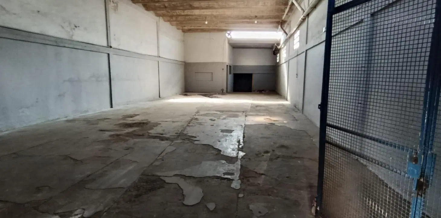 GALPON 356m2 EN VENTA CON GAS NATURAL Av Pueyrredon 3