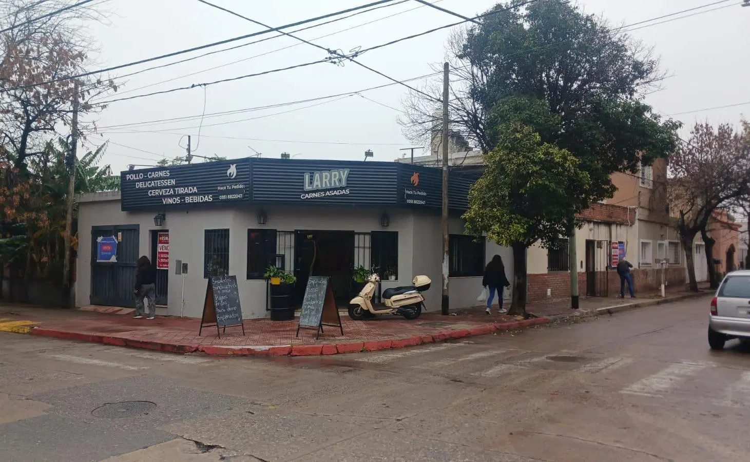 Rio Negro 450 esquina ideal para comercio T:180 m2 y 171 m2 cub. 5