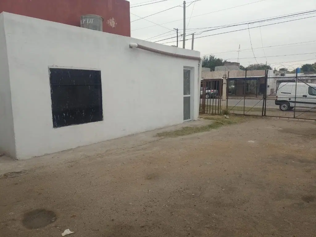 B San Felipe zona sur Galpon 204 m2 mas ofic y playa de maniobras 4