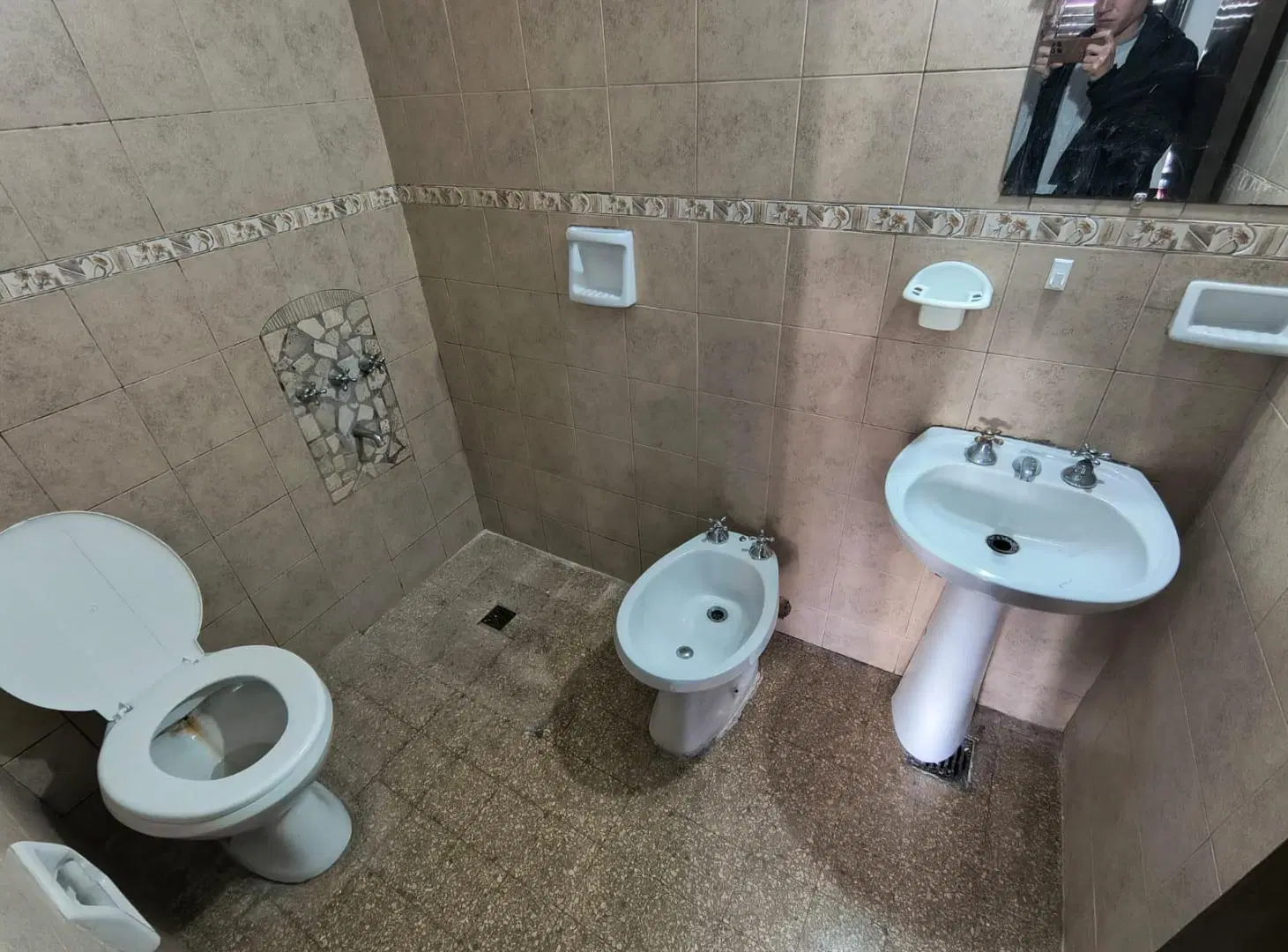 DEPTO DE 1 DORMITORIO CERCANO A LA PLAZA COLON 5