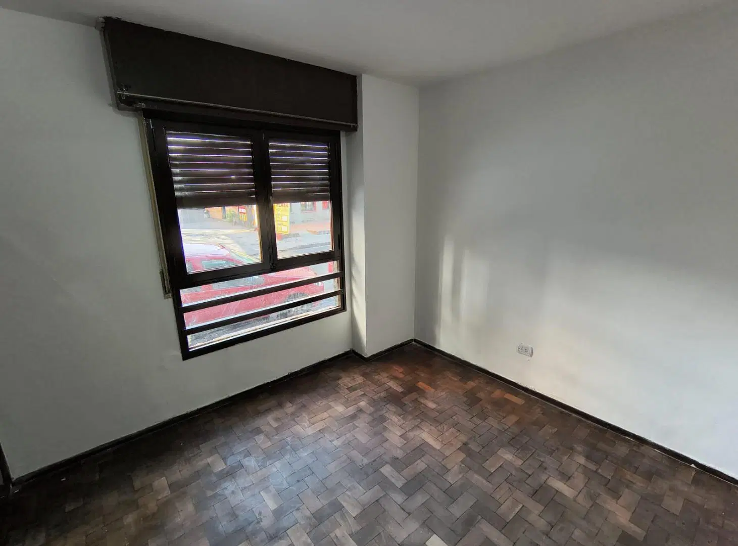 DEPTO DE 1 DORMITORIO CERCANO A LA PLAZA COLON 8