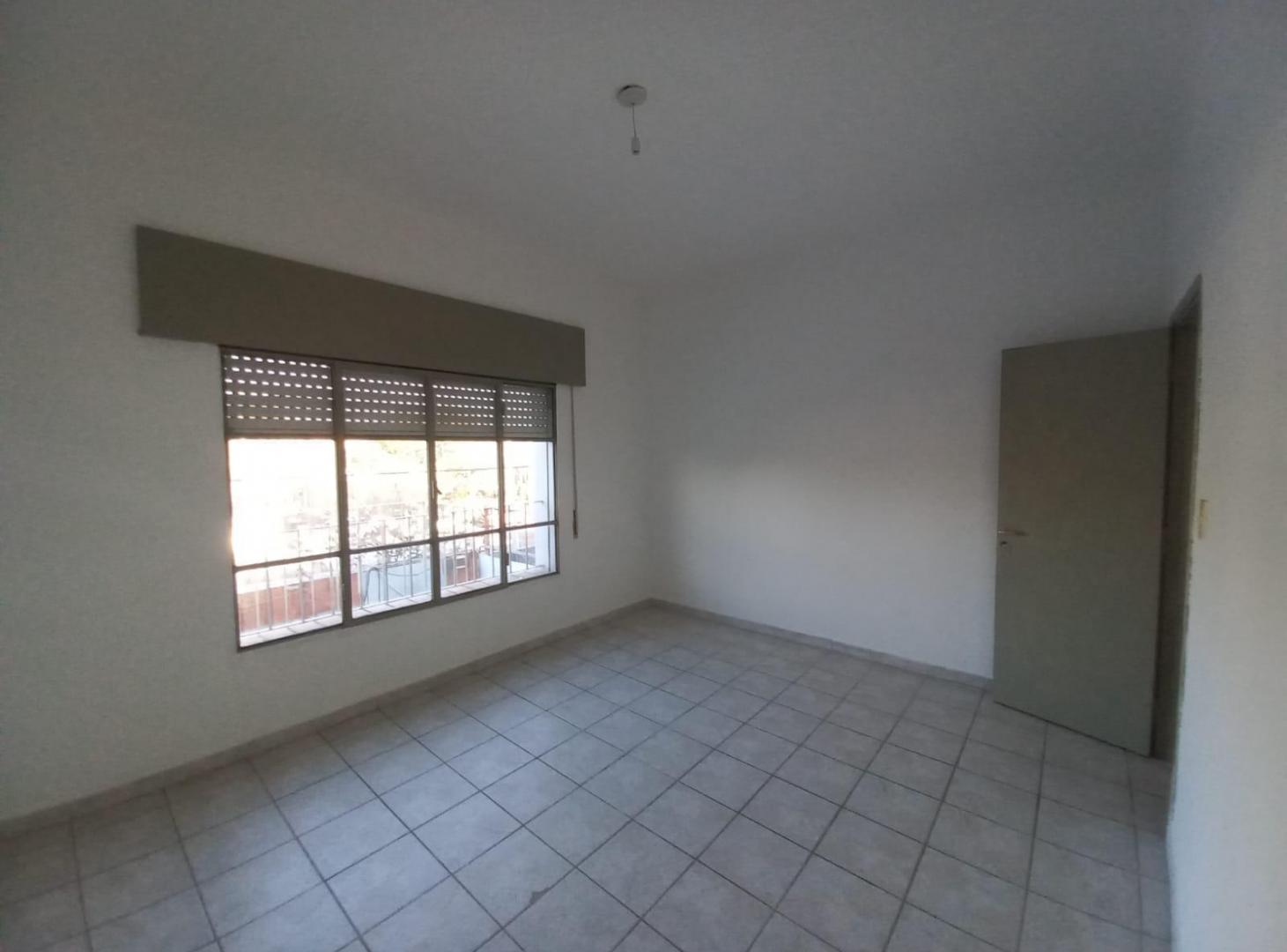 Foto de CASA CON TRES PRIVADOS , BAÑO, COCINA Y TERRAZA PROPIA. EXCLUSIVAMENTE, imagen 5