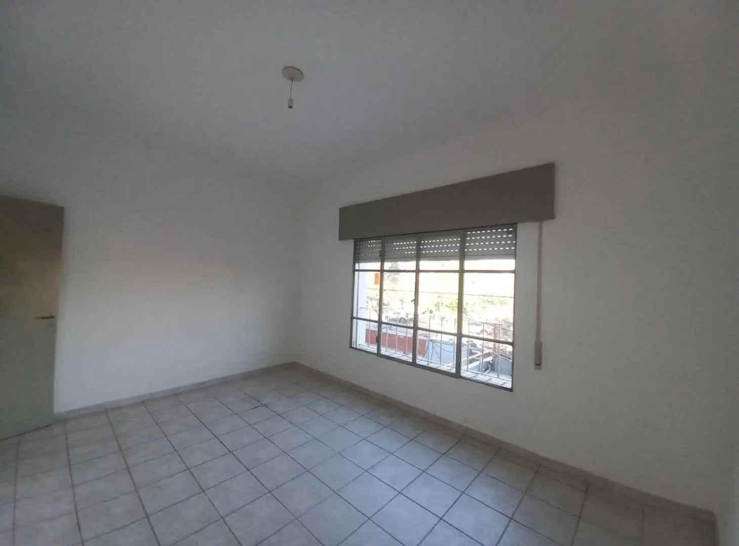CASA CON TRES PRIVADOS , BAÑO, COCINA Y TERRAZA PROPIA. EXCLUSIVAMENTE DESTINO COMERLCIAL 3