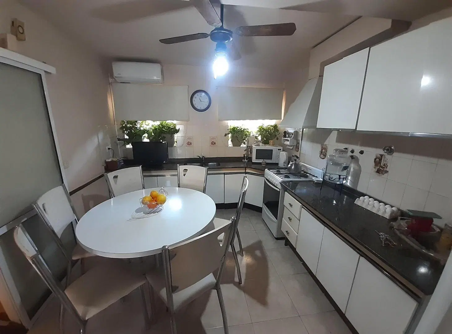 Casa 3 dormitorios 2 baños Barrio Mariano Balcarce 5