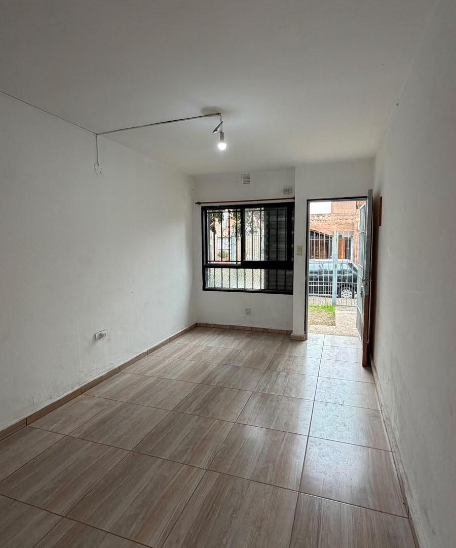 Foto de Dpto 1 dormitorio Planta Baja con Patio Barrio Jardin, imagen 4