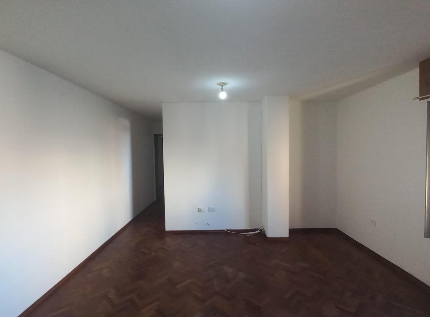 Foto de DEPTO DE 1 DORMITORIO A UNA CUADRA DE LA PLAZA COLON, imagen 5