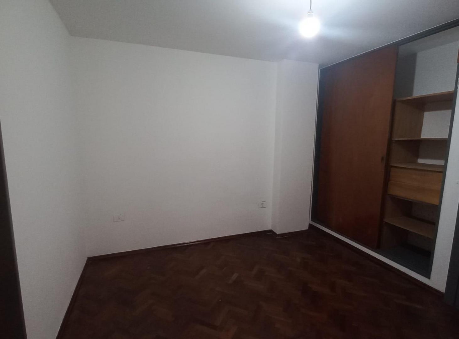 Foto de DEPTO DE 1 DORMITORIO A UNA CUADRA DE LA PLAZA COLON, imagen 4