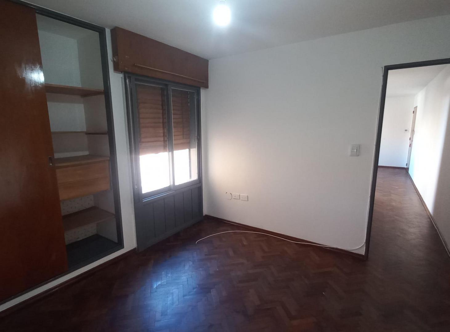 Foto de DEPTO DE 1 DORMITORIO A UNA CUADRA DE LA PLAZA COLON, imagen 2