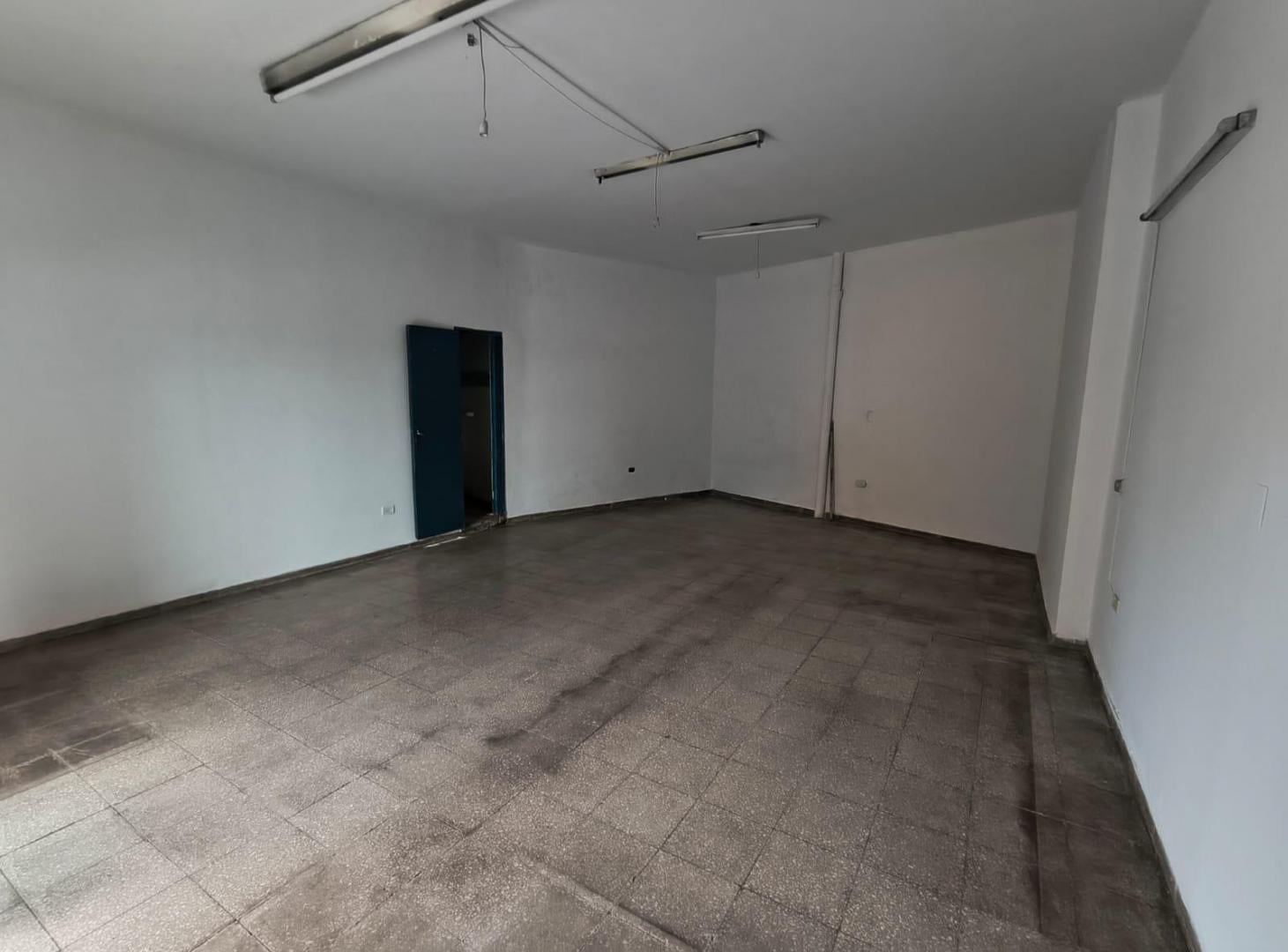 Foto de LOCAL COMERCIAL EN B PUEYRREDON, imagen 2