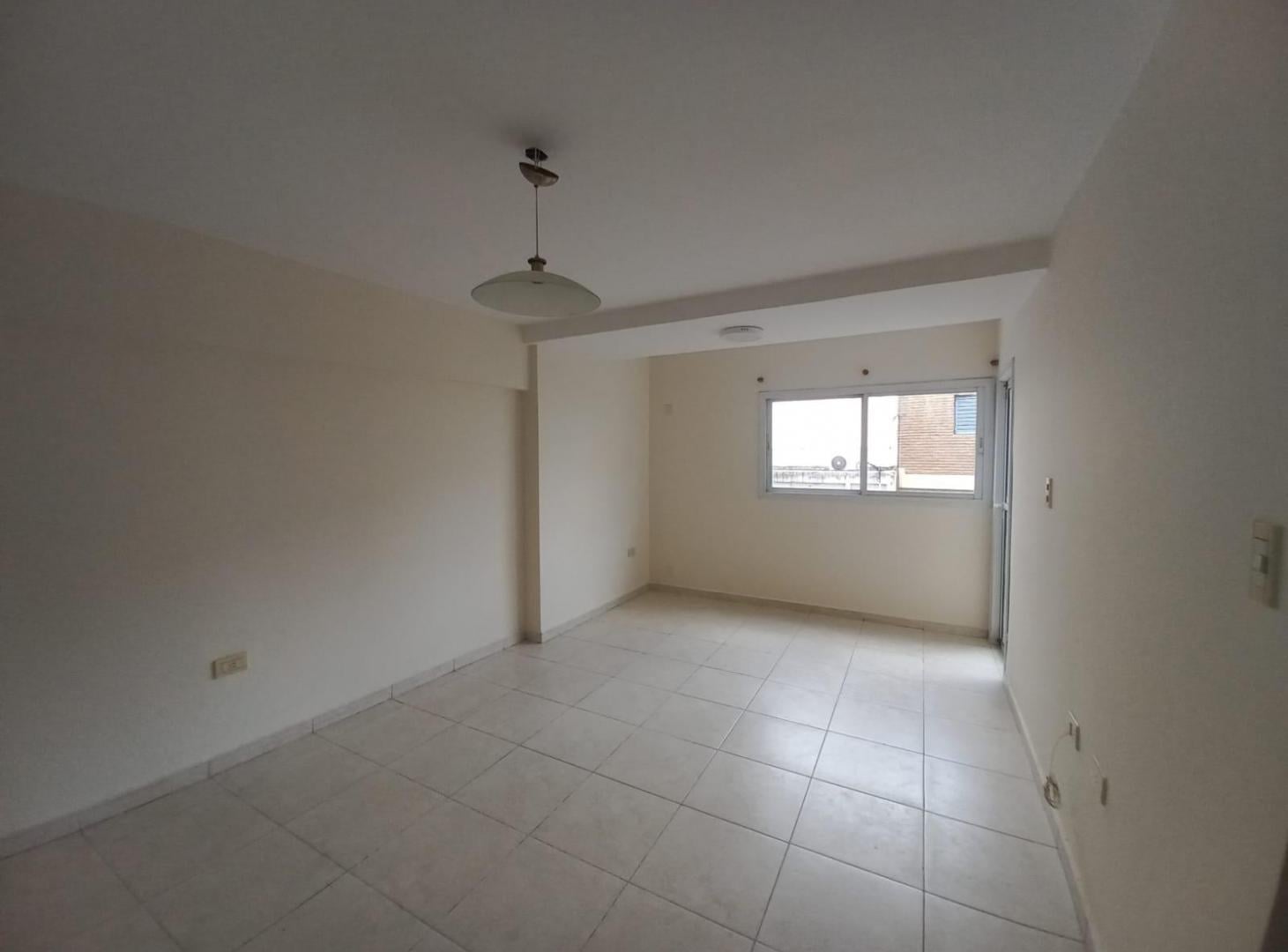 Foto de Departamento 1 dormitorio con balcón - Entre Rios 395, imagen 2