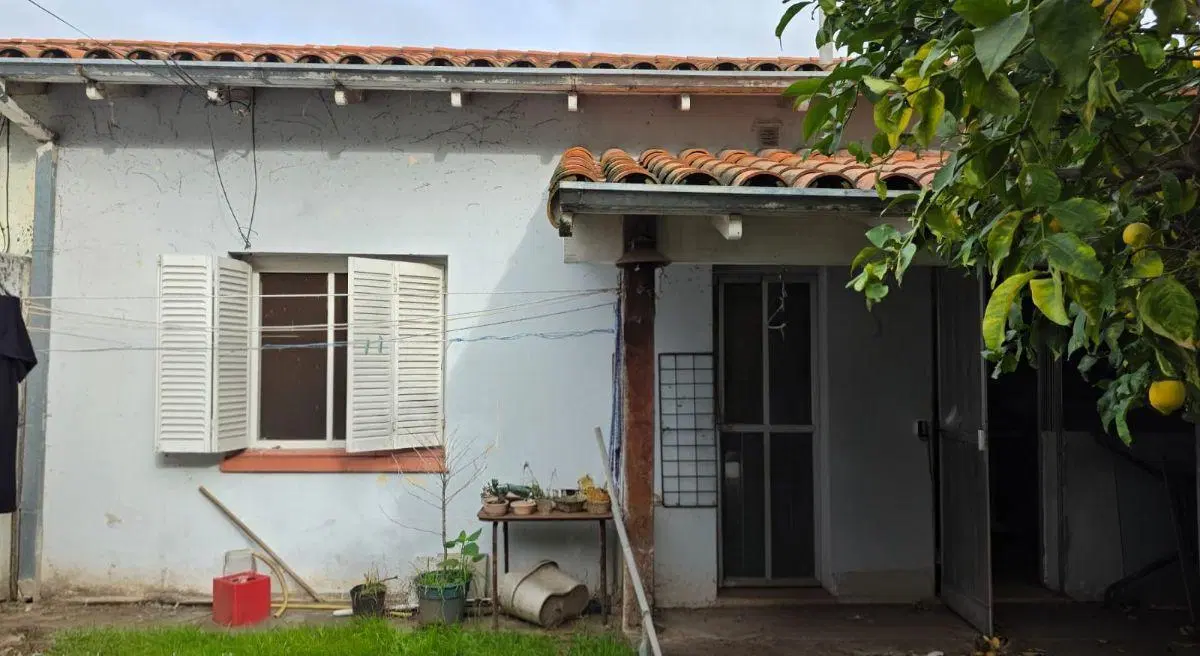CASA EN CONDOMINIO-2 DORM-JARDIN-PARA ACTUALIZAR 1