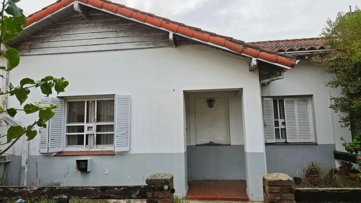CASA EN CONDOMINIO-2 DORM-JARDIN-PARA ACTUALIZAR