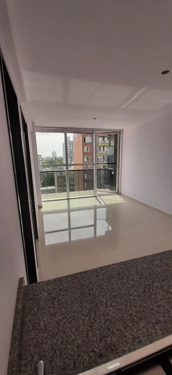 Departamento 2 Ambientes a Estrenar, Excelente Ubicacion y Construcion, a m de Av de Mayo y 5