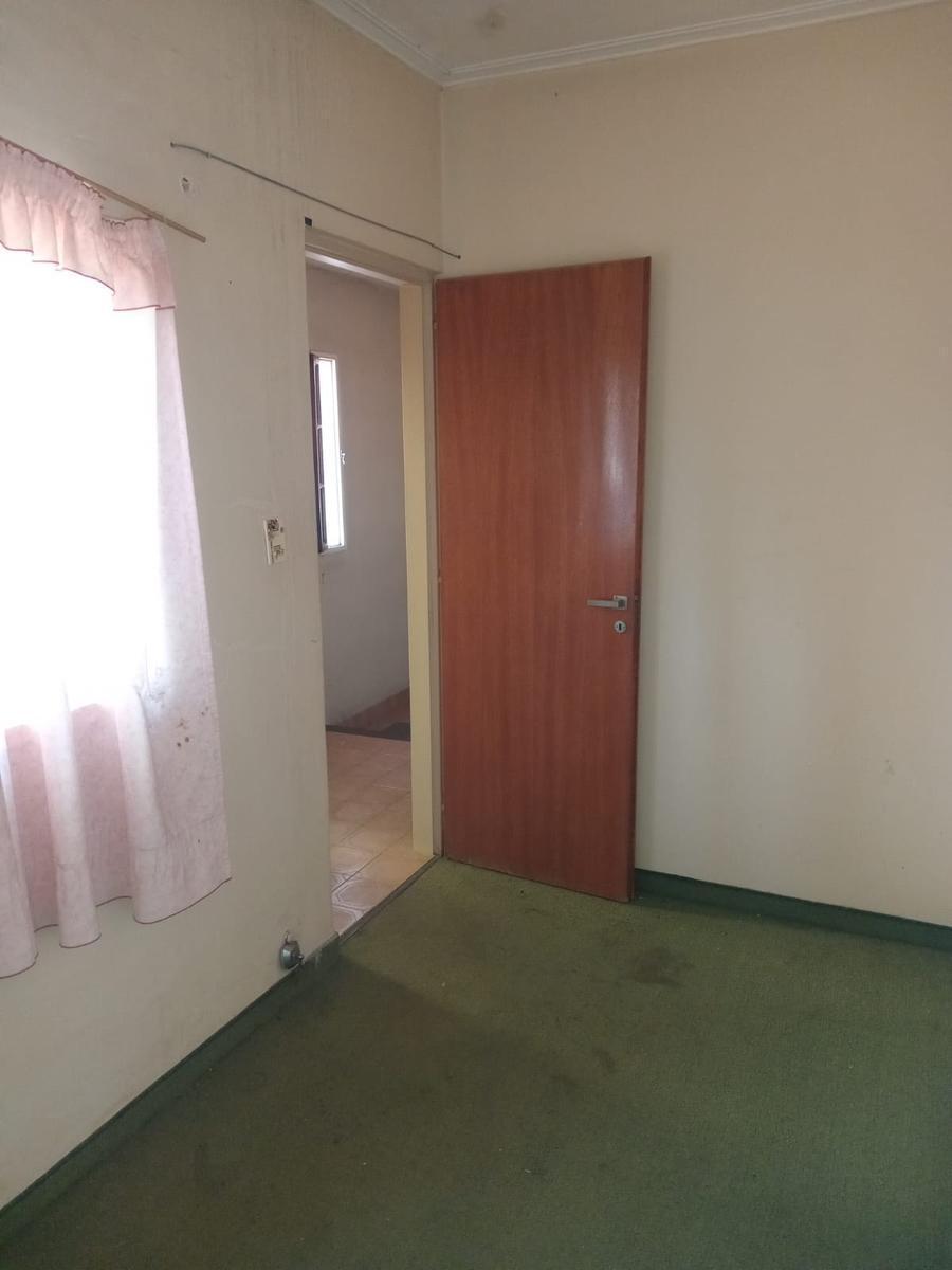 Casa Sobre Lote de 8.66 X 26.47 m, Casa en Dos Plantas con Gge Pasante, Mas Depto de 2 Ambientes Co 4