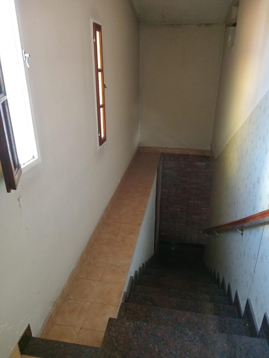 Casa Sobre Lote de 8.66 X 26.47 m, Casa en Dos Plantas con Gge Pasante, Mas Depto de 2 Ambientes Co 3
