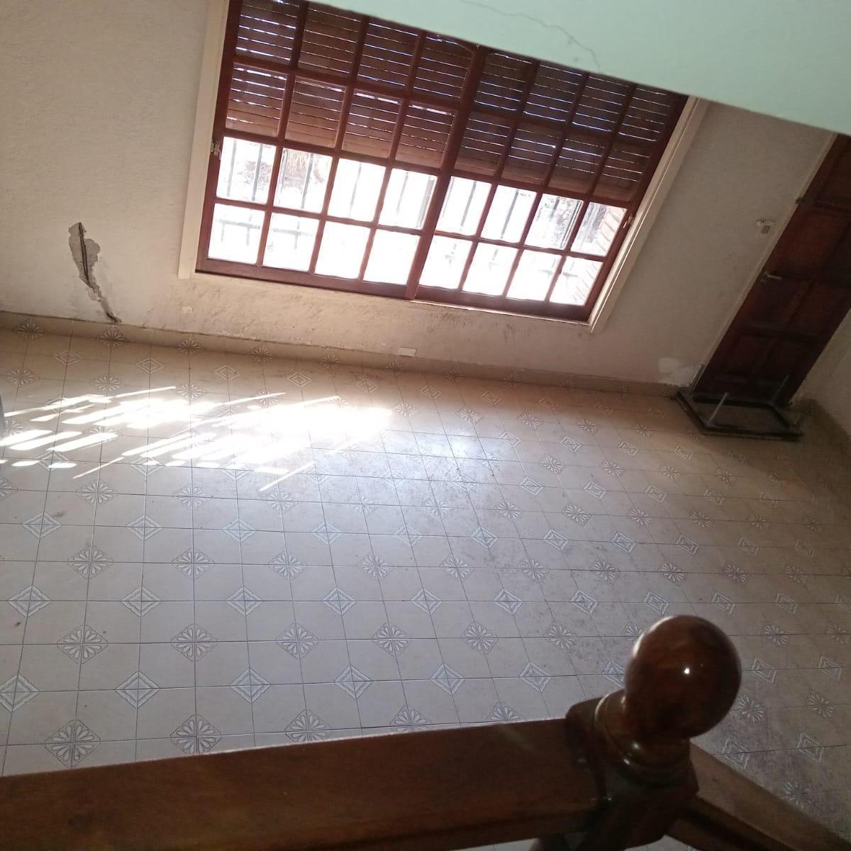 Casa Sobre Lote de 8.66 X 26.47 m, Casa en Dos Plantas con Gge Pasante, Mas Depto de 2 Ambientes Co 1