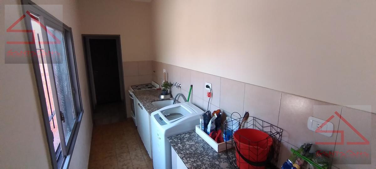 Foto de Casa 4 Amb con cochera - Lomas Del Mirador, imagen 4