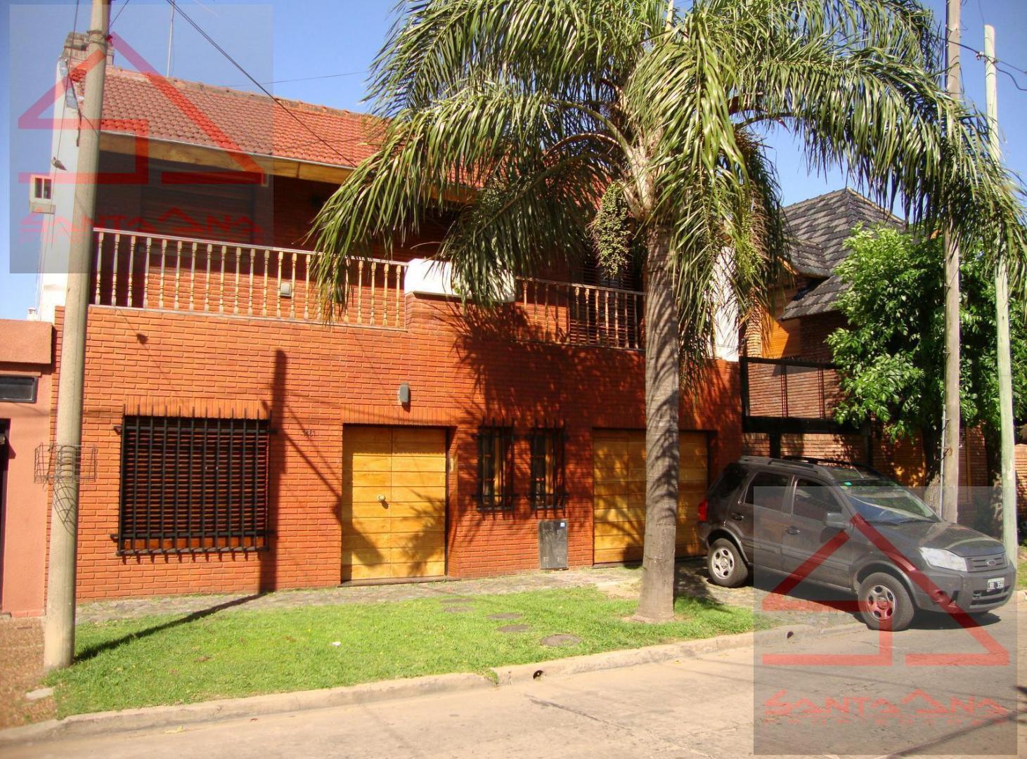 Foto de Chalet en Venta - 4 amb. - Quincho y Pileta - Ramos Mejia, imagen 2