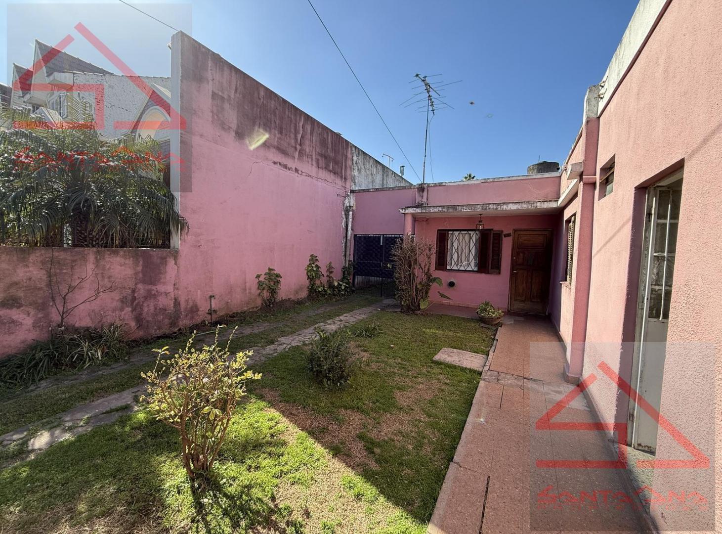 Foto de Casa en Venta 3 Amb. a reciclar - lote de 10 x 40 - Ramos Mejia, imagen 1