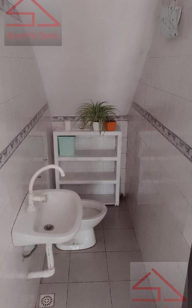 Foto de PH 4 AMBIENTES AL FRENTE CON COCINA AMPLIA PATIO INTERNO Y PATIO AL, imagen 2