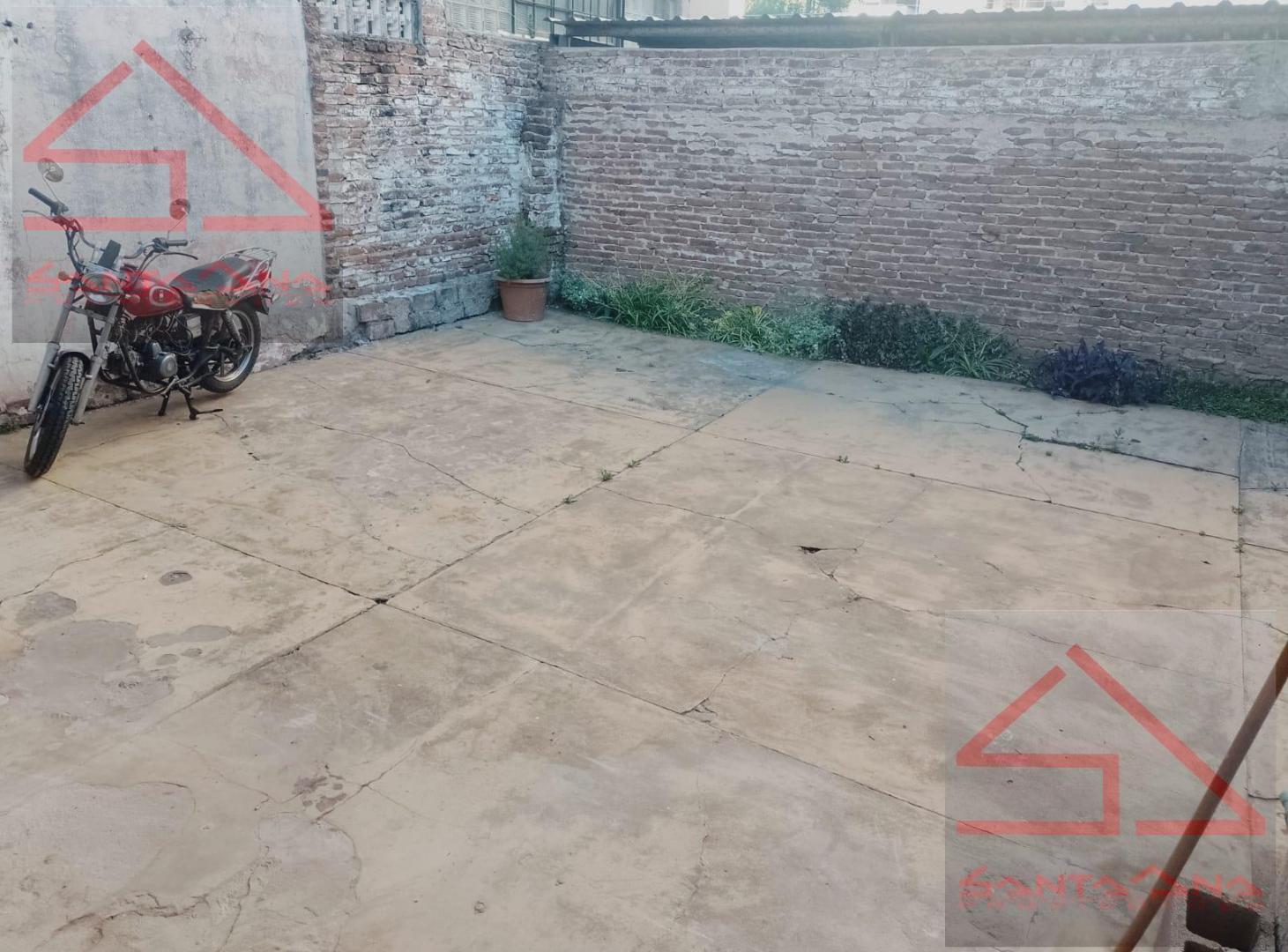 Foto de PH 4 AMBIENTES AL FRENTE CON COCINA AMPLIA PATIO INTERNO Y PATIO AL, imagen 3