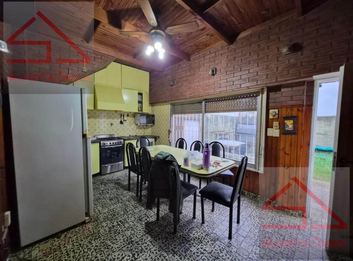 Foto de Casa EN 2 PLANTAS EXCELENTE CASA 4 AMBIENTES CON LOCAL Y FONDO AMPLIO, imagen 2