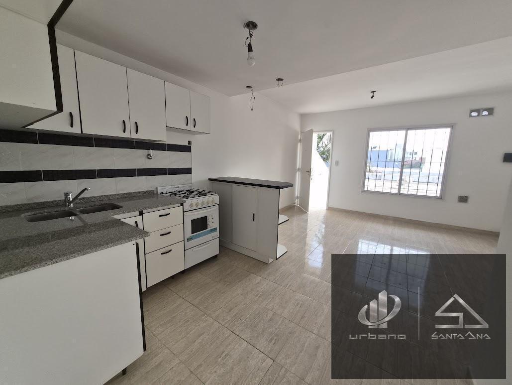 Foto de DEPARTAMENTO 2 AMBIENTES CON BALCON AL FRENTE 2 CUADRAS AV. DE MAYO, imagen 3