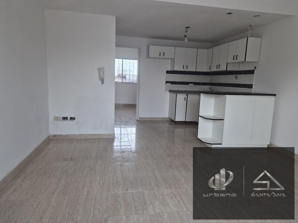 Foto de DEPARTAMENTO 2 AMBIENTES CON BALCON AL FRENTE 2 CUADRAS AV. DE MAYO, imagen 4