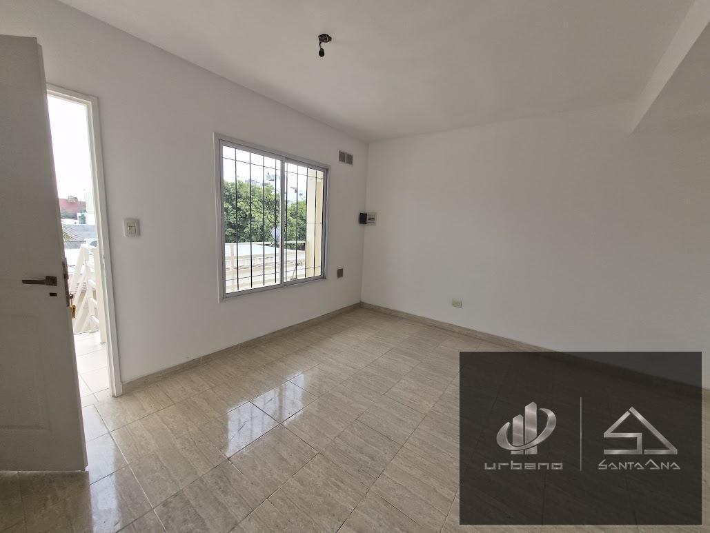 Foto de DEPARTAMENTO 2 AMBIENTES CON BALCON AL FRENTE 2 CUADRAS AV. DE MAYO, imagen 5