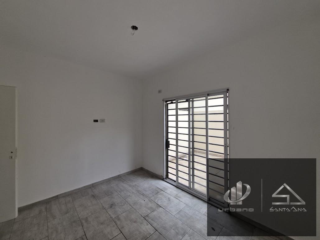 Foto de DEPARTAMENTO 2 AMBIENTES AL FRENTE COCHERA Y PATIO ,4 CUDRAS AV, imagen 3