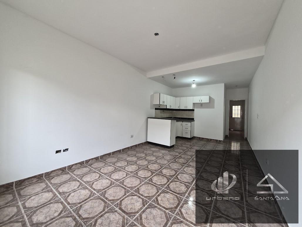 Foto de DEPARTAMENTO 2 AMBIENTES AL FRENTE COCHERA Y PATIO ,4 CUDRAS AV, imagen 2