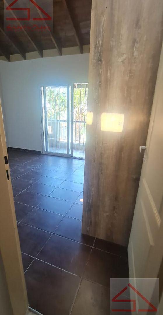 Foto de EXCELENTE DUPLEX DE 3 AMBIENTES CON COCHERA Y PATIO TOTALMENTE, imagen 4