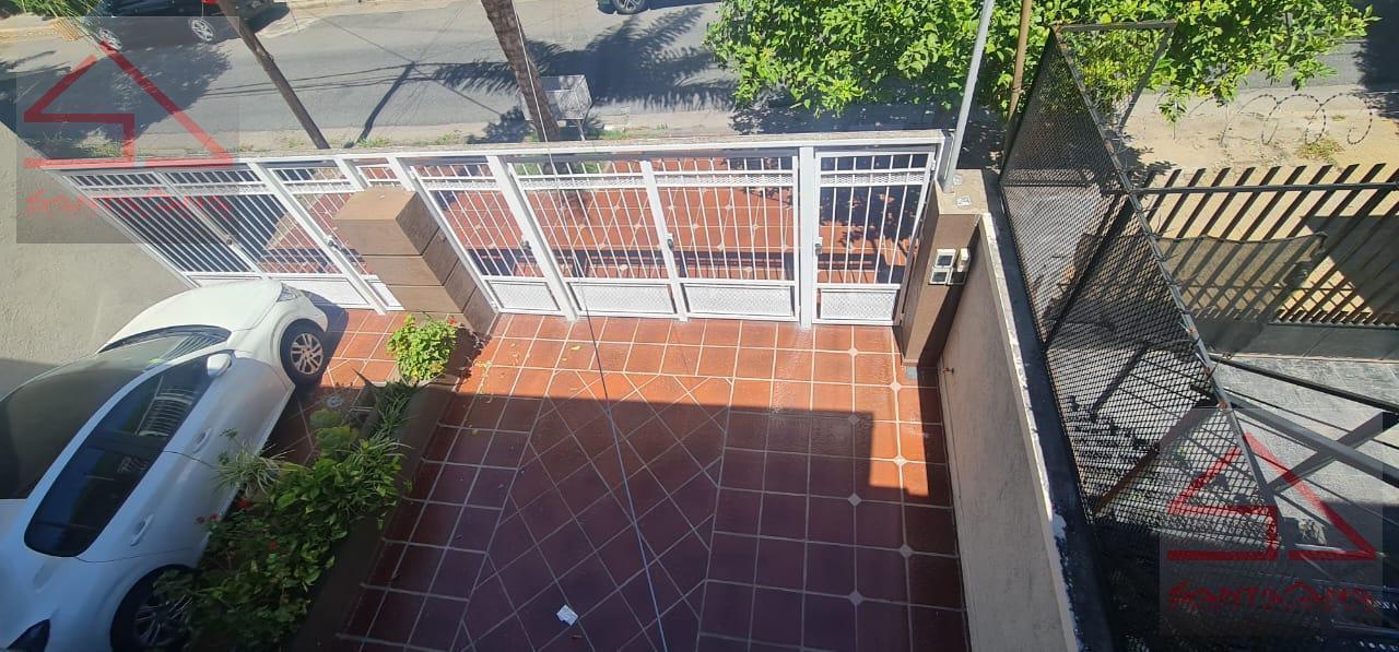 Foto de EXCELENTE DUPLEX DE 3 AMBIENTES CON COCHERA Y PATIO TOTALMENTE, imagen 1