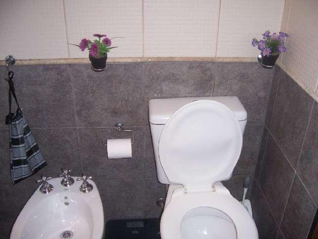 Foto de Casa en Venta en Villa Luzuriaga 3 AMBIENTES CON GGE , FONDO LIBRE, imagen 4