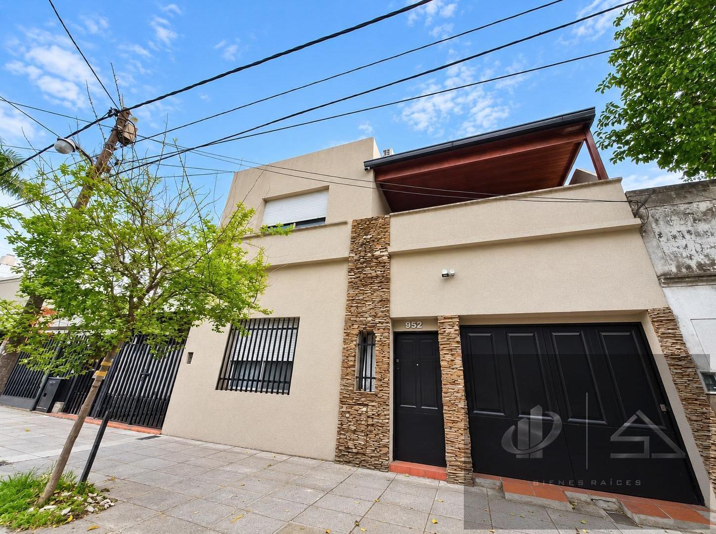 Foto de Casa 4 amb estilo moderno Ramos Mejia, imagen 2