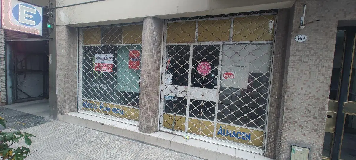 Flores Alquiler Local 40 m2 con patio todo destino 4