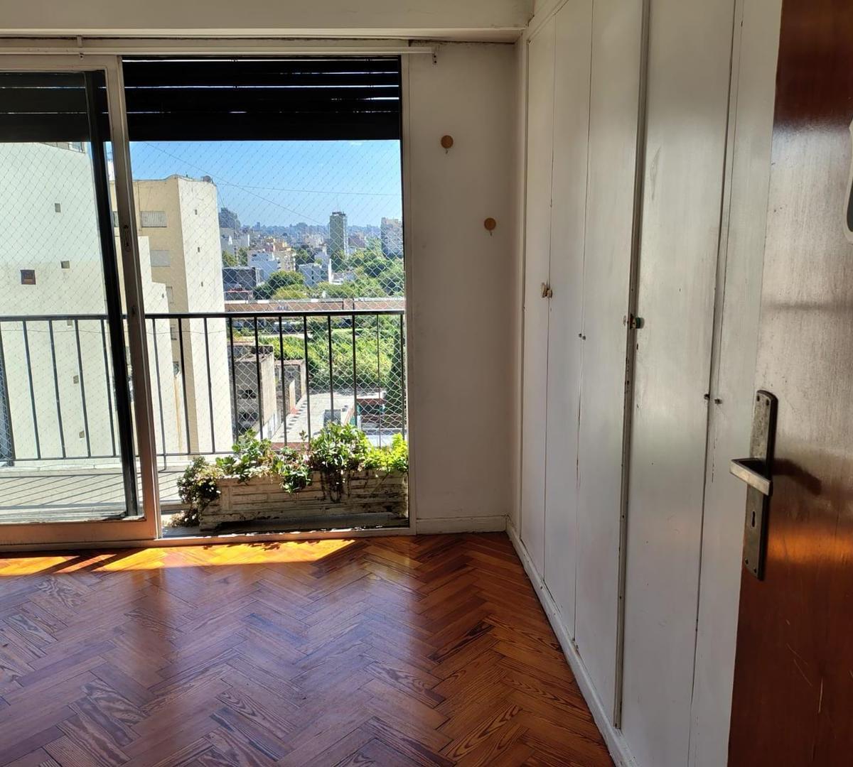 Venta 4 Amb con Cochera Fija Cubierta Av Rivadavia Al 6000 4