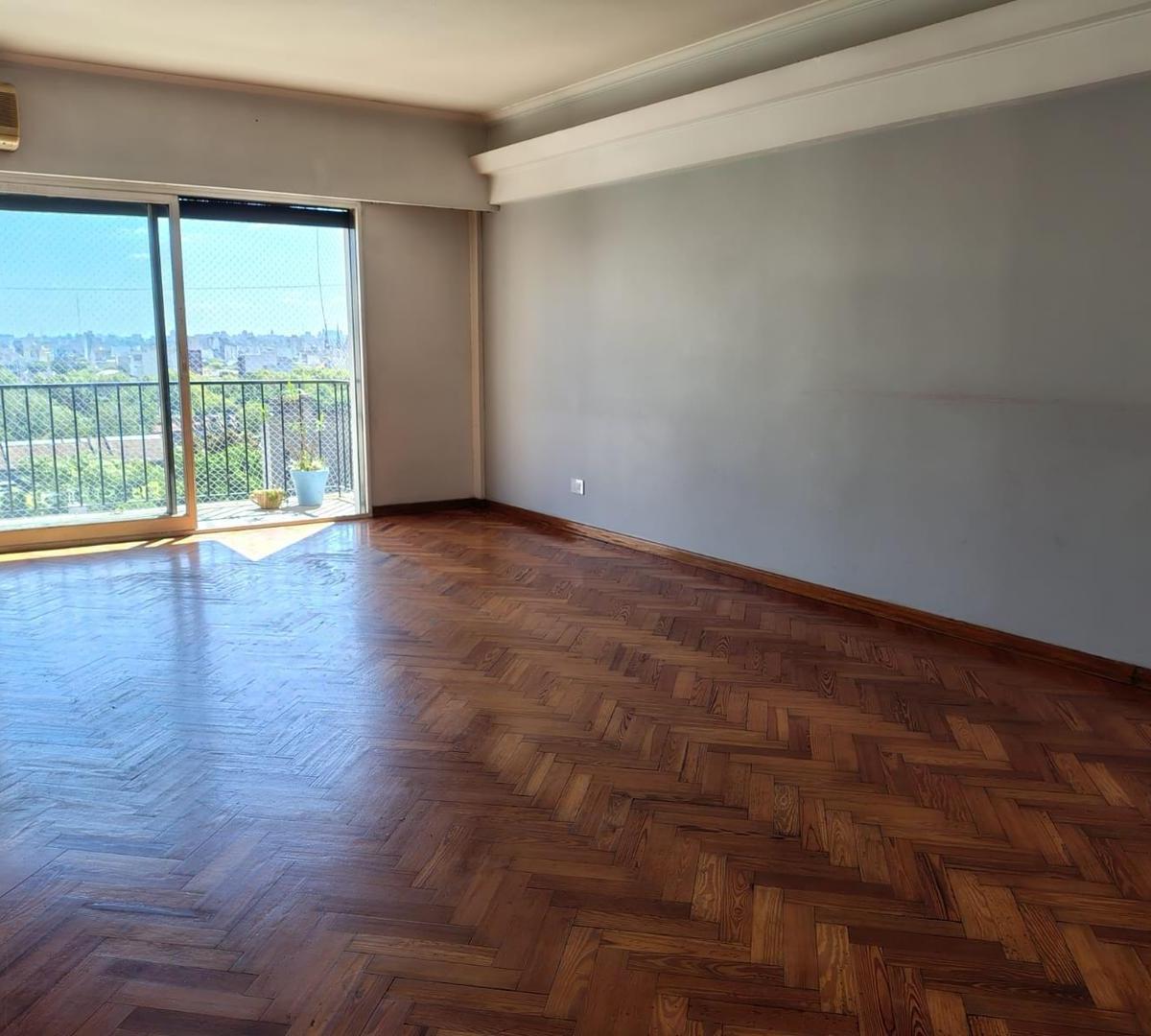 Venta 4 Amb con Cochera Fija Cubierta Av Rivadavia Al 6000 2